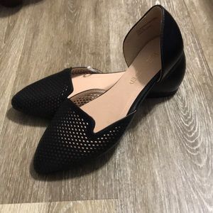 Black flats size 6, Restricted